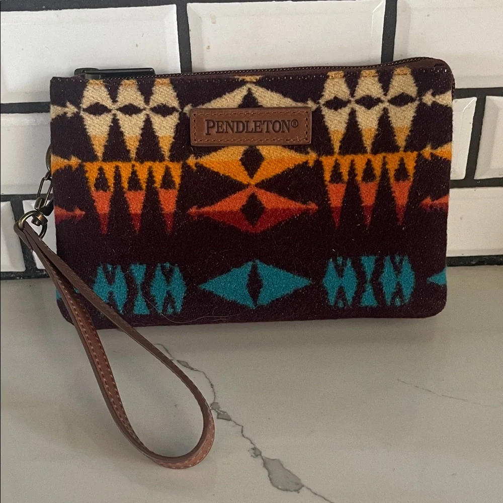 Pendleton Multicolor Geometric Wool Wristlet Clutch